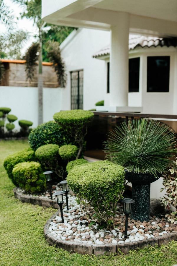 Bahay Ni Kikay Vacation Rental - Wifi Included General Santos City Екстер'єр фото